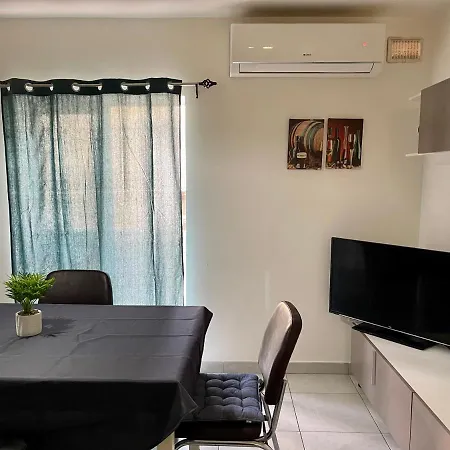 Private Room In A Modern Bugibba Apartment Vendégház San Pawl il-Baħar