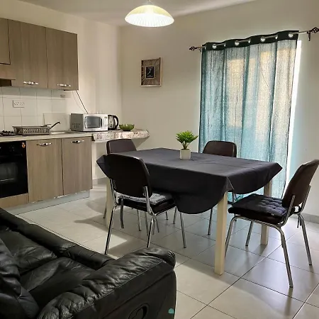 Private Room In A Modern Bugibba Apartment Vendégház
